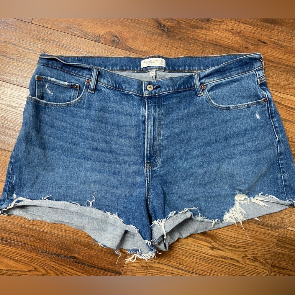 Abercrombie & Fitch The 4" Mom Short High Rise 35/20 curve love jean shorts